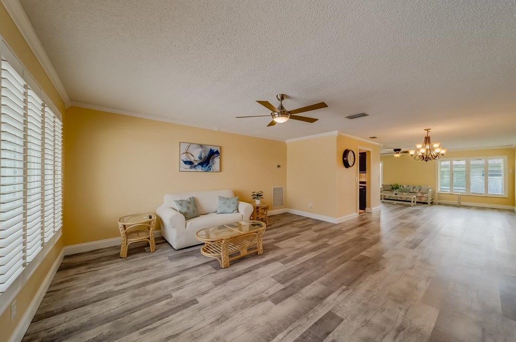 9035 40th St N, Pinellas Park, FL 33782