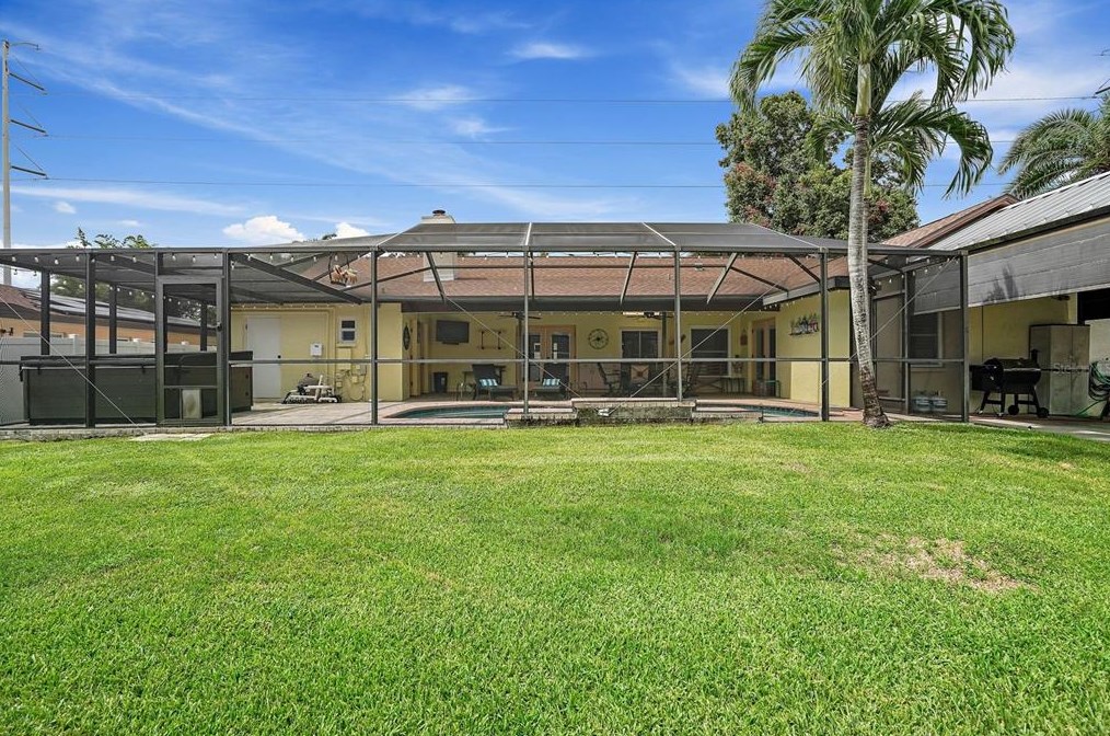 3726 17th Ave, Saint Petersburg FL  33711-2502 exterior