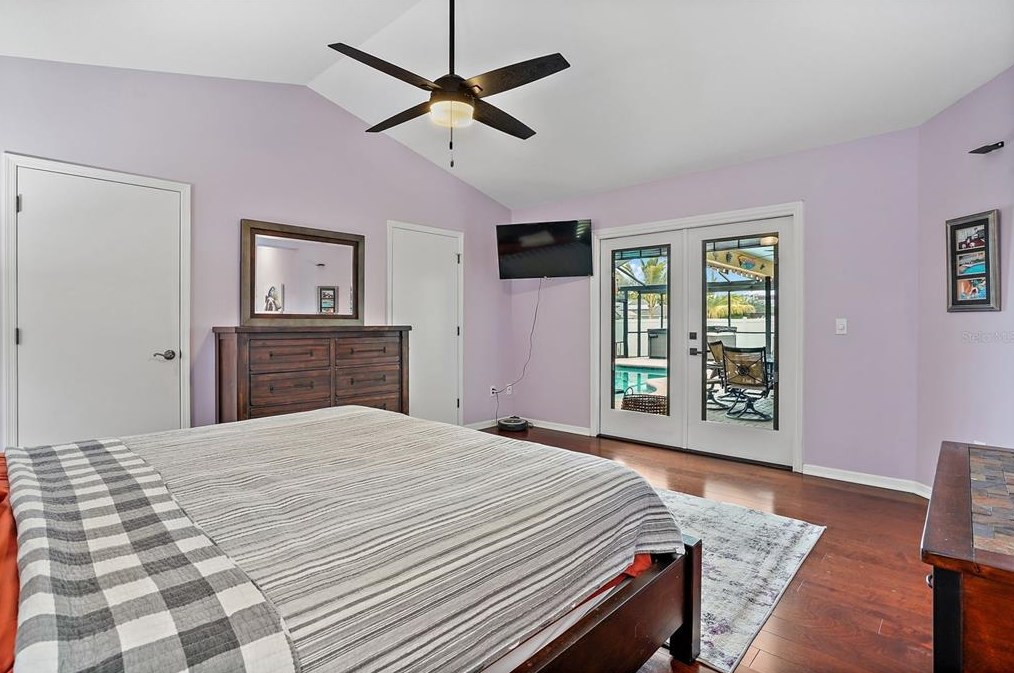 3726 17th Ave, Saint Petersburg FL  33711-2502 exterior