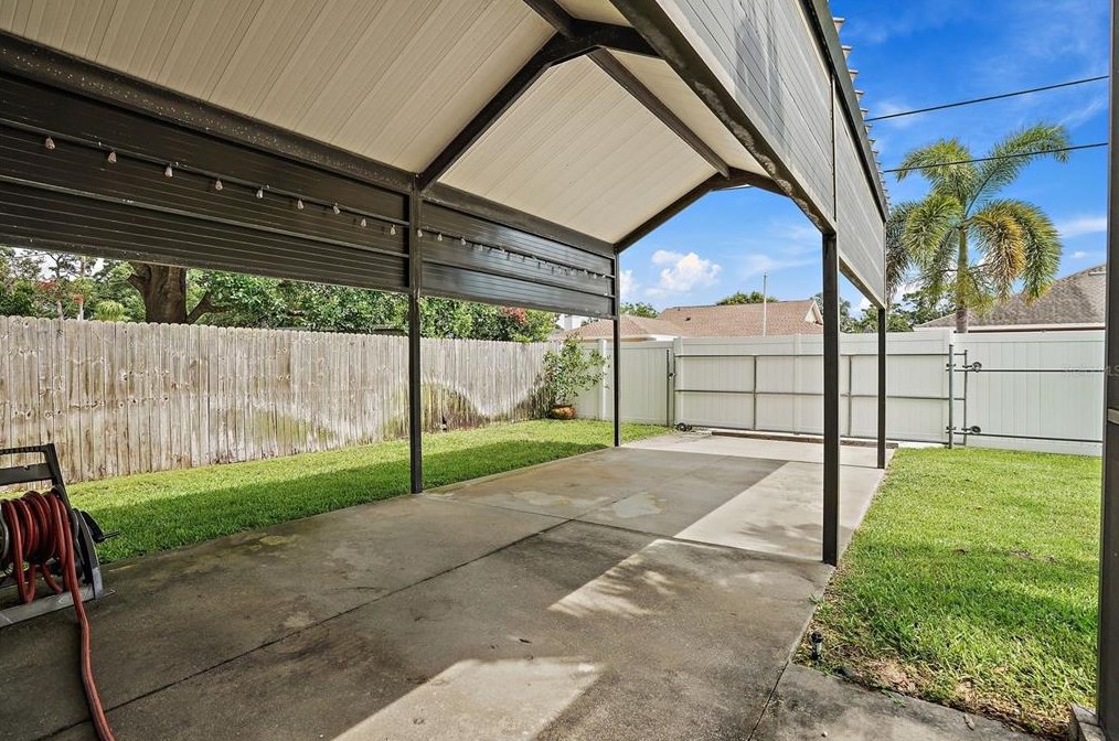 3726 17th Ave, Saint Petersburg FL  33711-2502 exterior