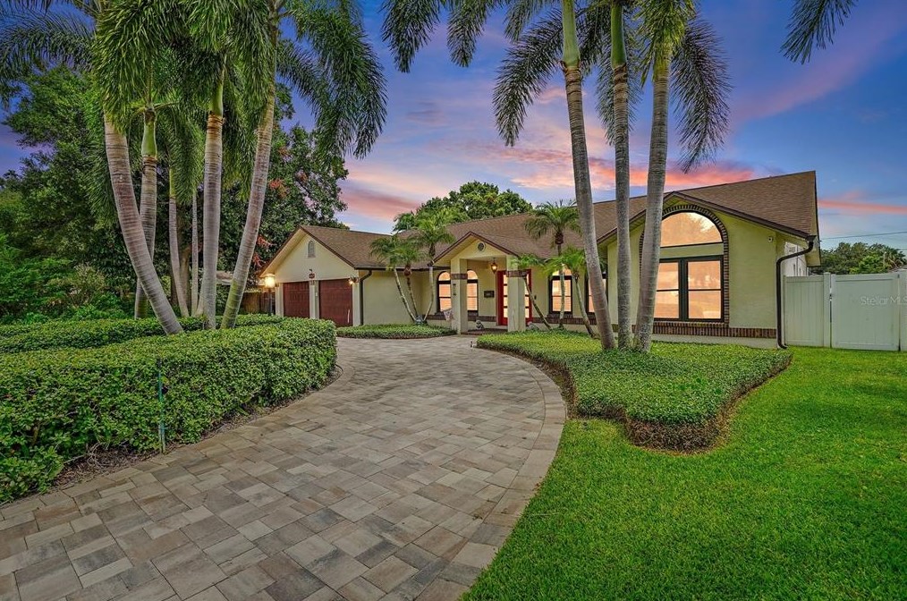 3726 17th Ave, Saint Petersburg FL  33711-2502 exterior