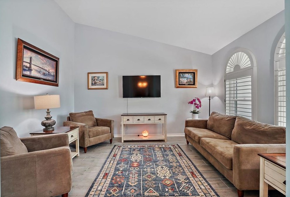 3726 17th Ave, Saint Petersburg FL  33711-2502 exterior