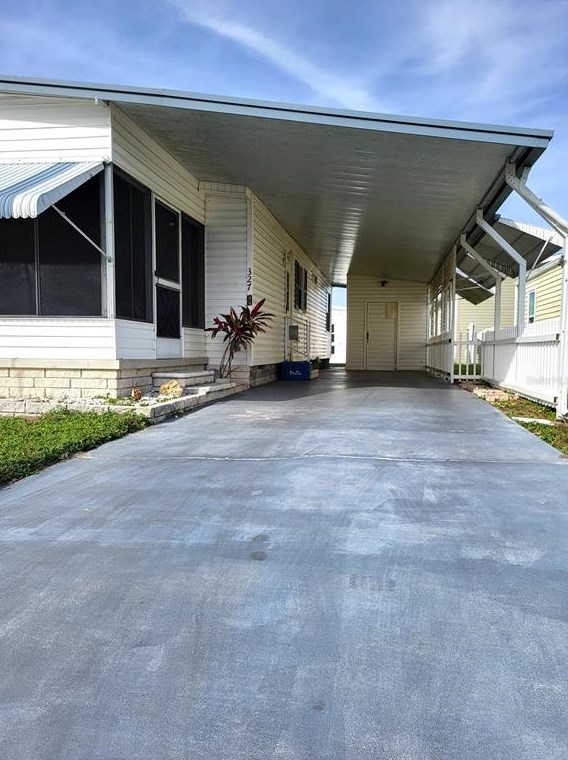 13225 101st St #327, Largo, FL 33773