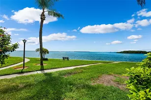 138 1st St E, Saint Petersburg, FL 33715 - Photo 20