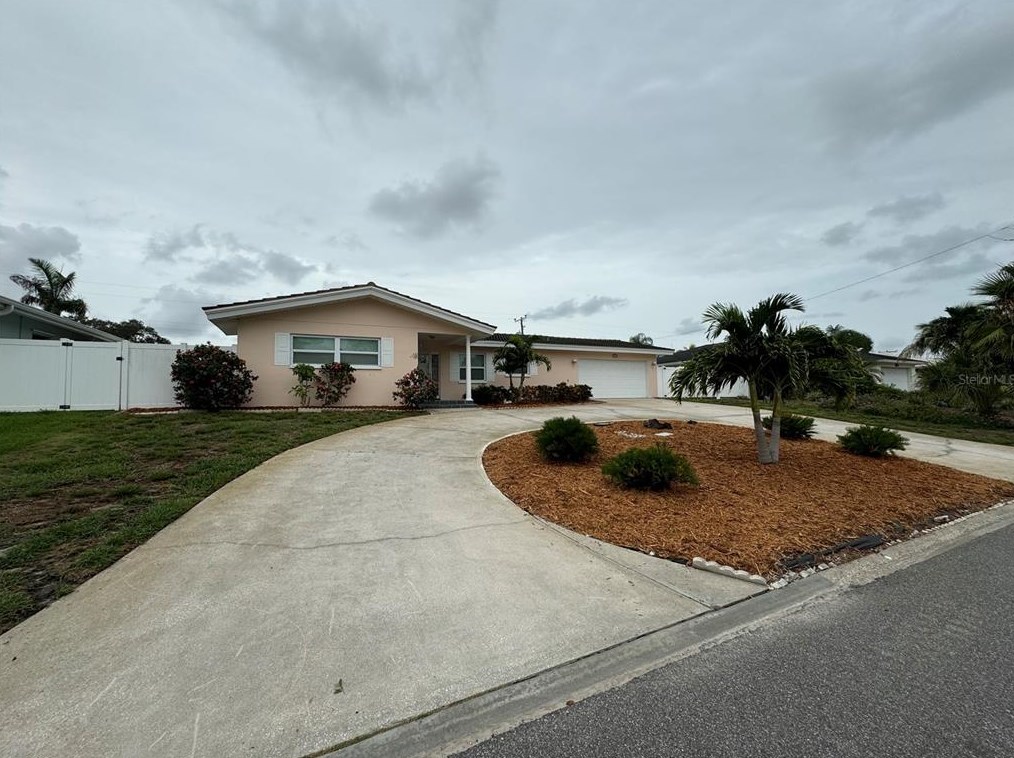 3746 High Bluff Dr, Largo, FL 33770