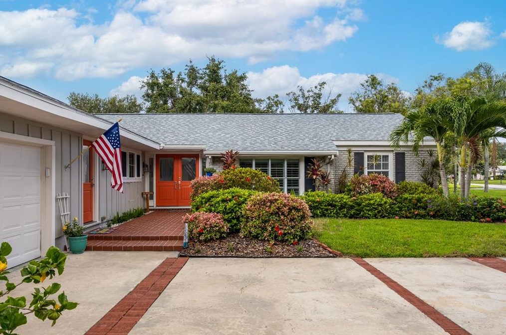1189 Burke Ave, Dunedin, FL 34698