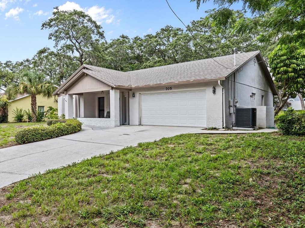 705 Anclote Dr, Tarpon Springs, FL 34689