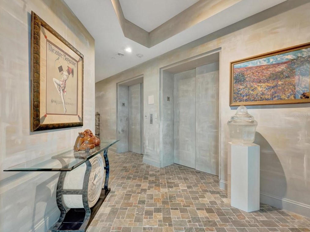 555 5th Ave Ne #932, Saint Petersburg, FL 33701