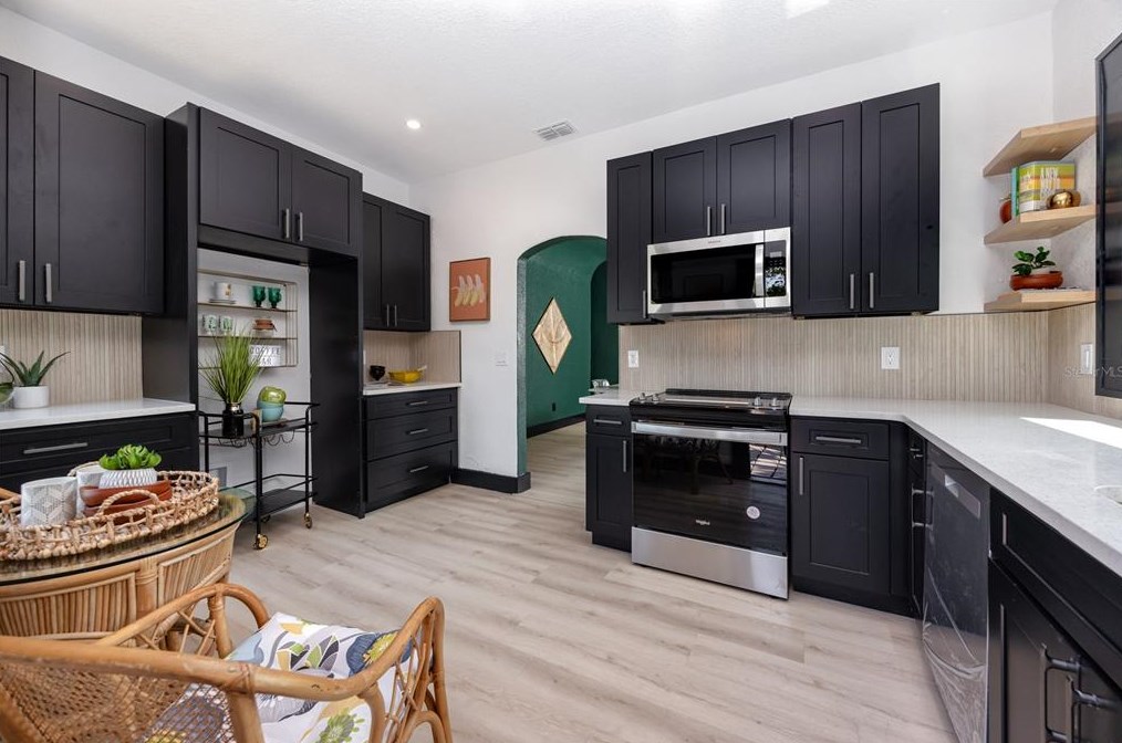4134 2nd Ave, Saint Petersburg FL  33711-1104 exterior