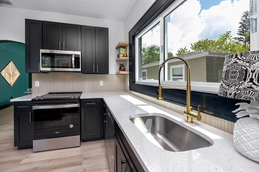 4134 2nd Ave, Saint Petersburg FL  33711-1104 exterior