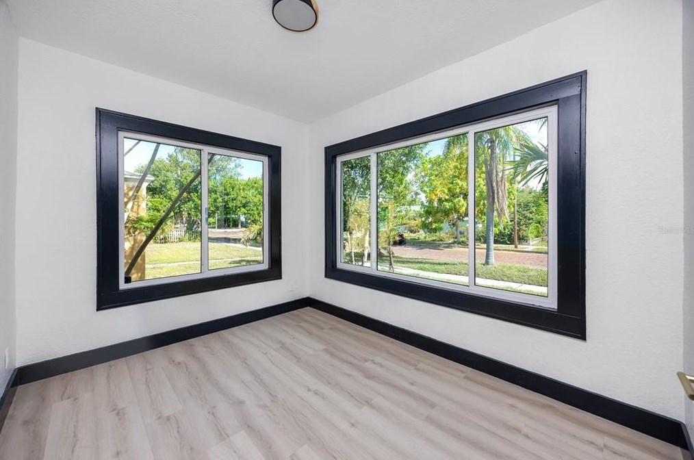 4134 2nd Ave, Saint Petersburg FL  33711-1104 exterior