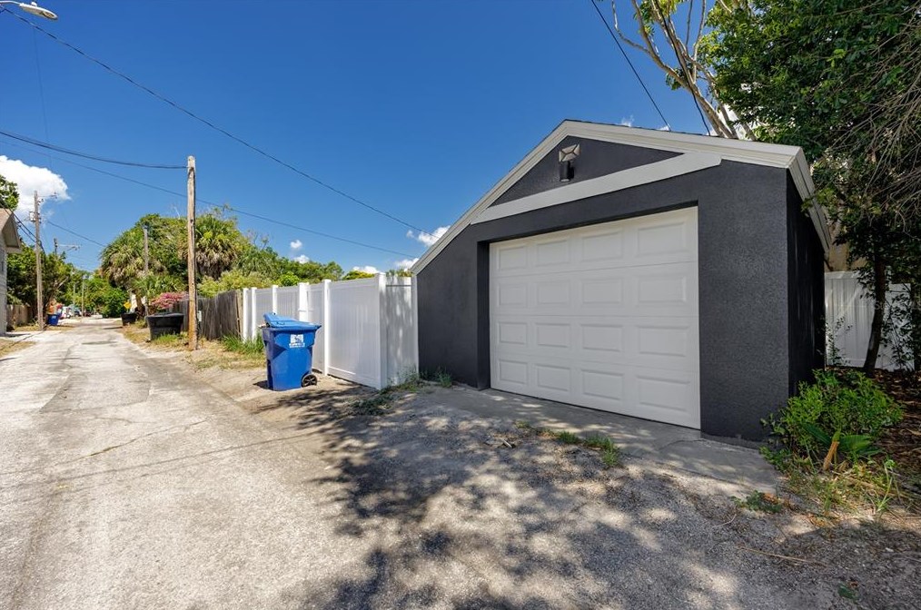 4134 2nd Ave, Saint Petersburg FL  33711-1104 exterior