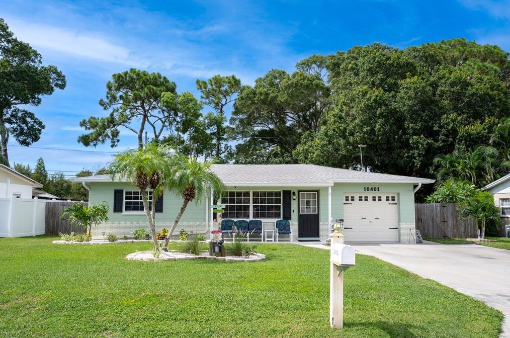 10401 127th Pl, Largo, FL 33773-1015
