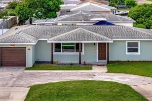 6198 46th Ave N, Kenneth City, FL 33709 - Photo 1