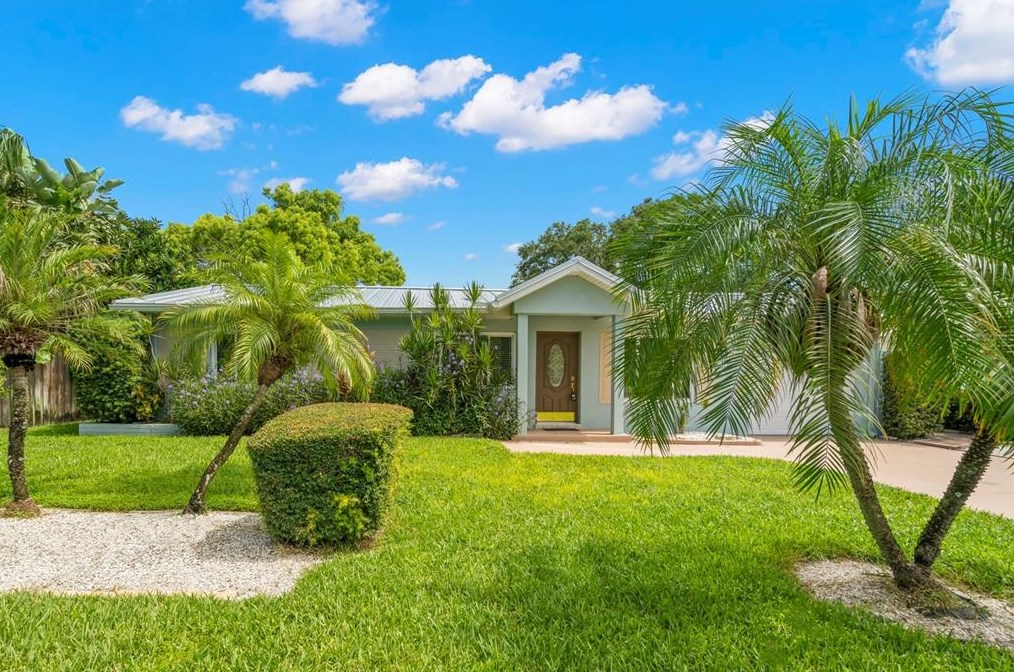 324 40th Ave, Saint Petersburg, FL 33703-6129