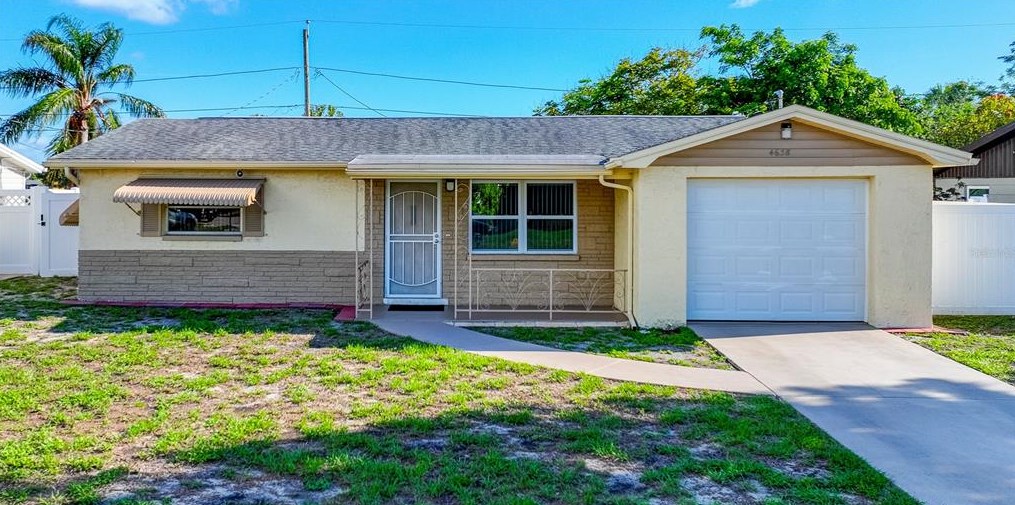 4638 Koala Dr, Tarpon Springs, FL 34690