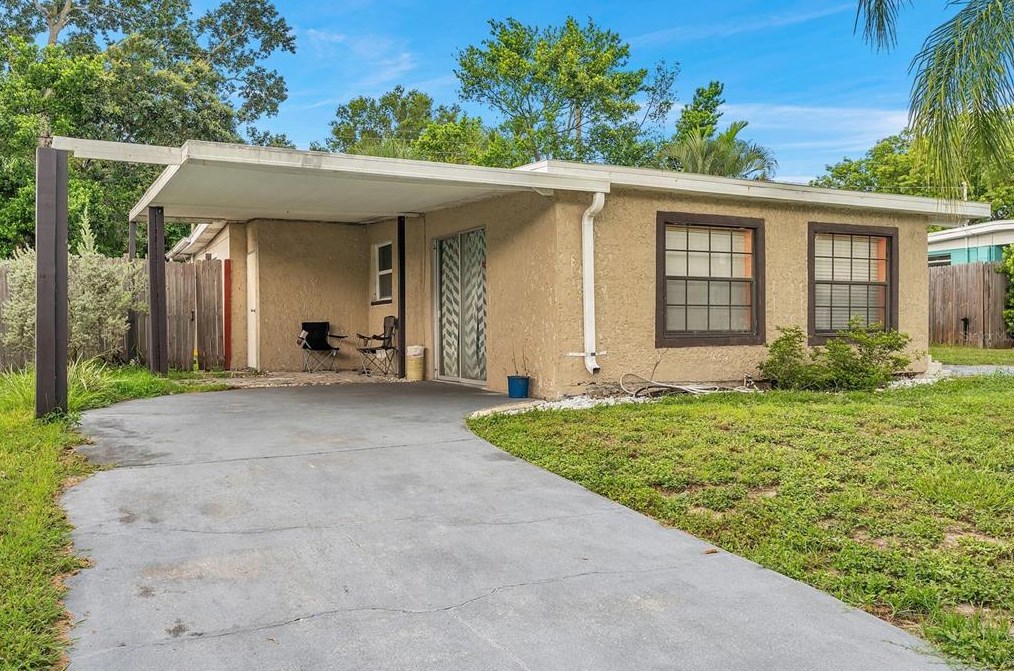 11882 104th St, Largo, FL 33773