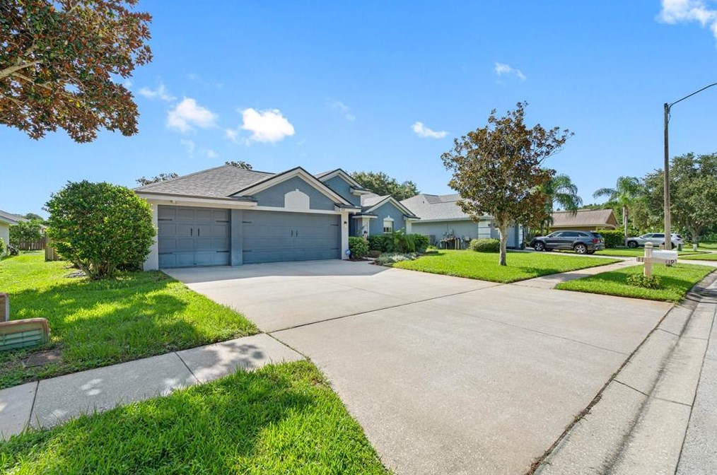 419 Carriage House Ln, Tarpon Springs, FL 34688
