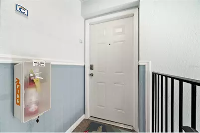 5257 Beach Drive SE #D, Saint Petersburg, FL 33705 - Photo 4