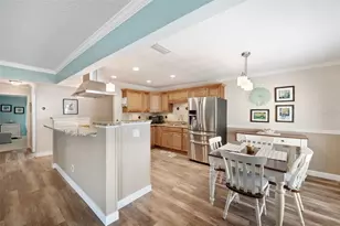 5257 Beach Dr SE, Saint Petersburg, FL 33705 - Photo 6