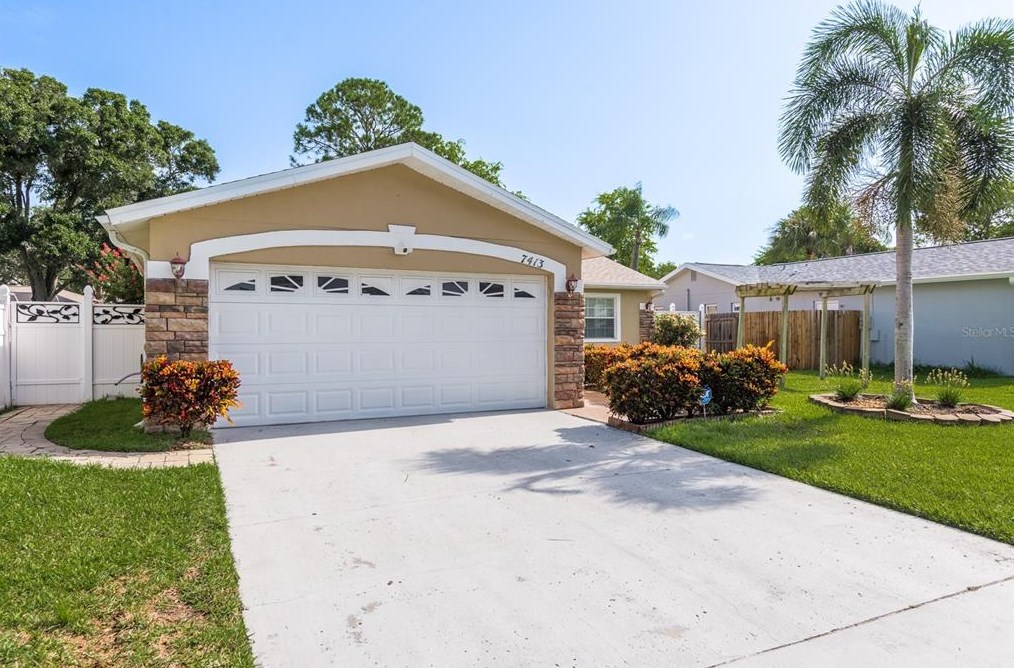 7413 119th Ave, Largo, FL 33773
