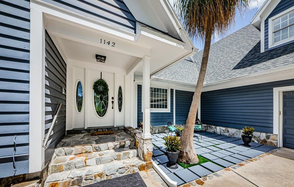 1142 Weybridge Ln, Dunedin, FL 34698