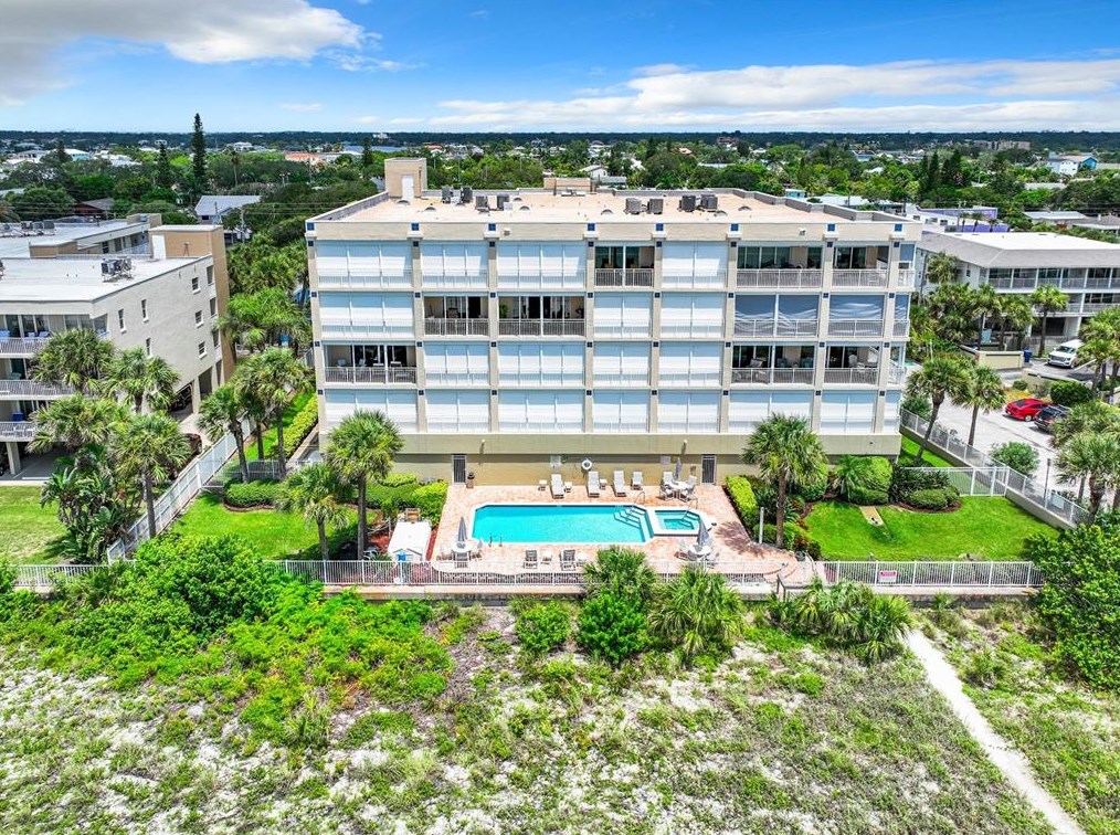 2 15th Ave #403, Belleair Beach, FL 33785