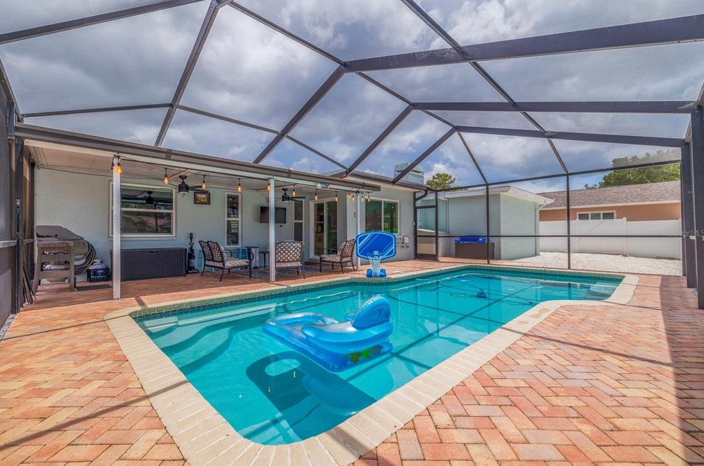 9484 133rd St, Largo, FL 33776