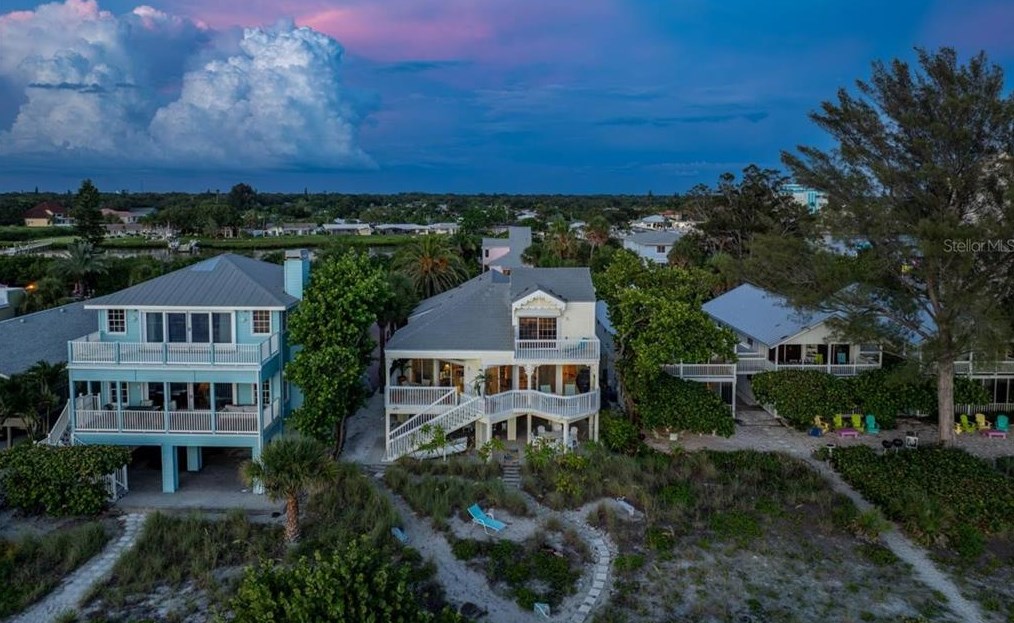 20052 Gulf Blvd, Belleair Beach, FL 33785