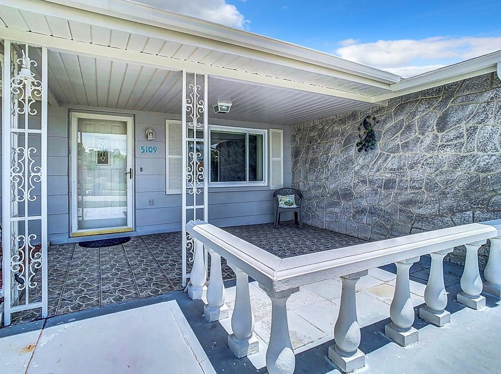 5109 Billings Dr, Tarpon Springs, FL 34690