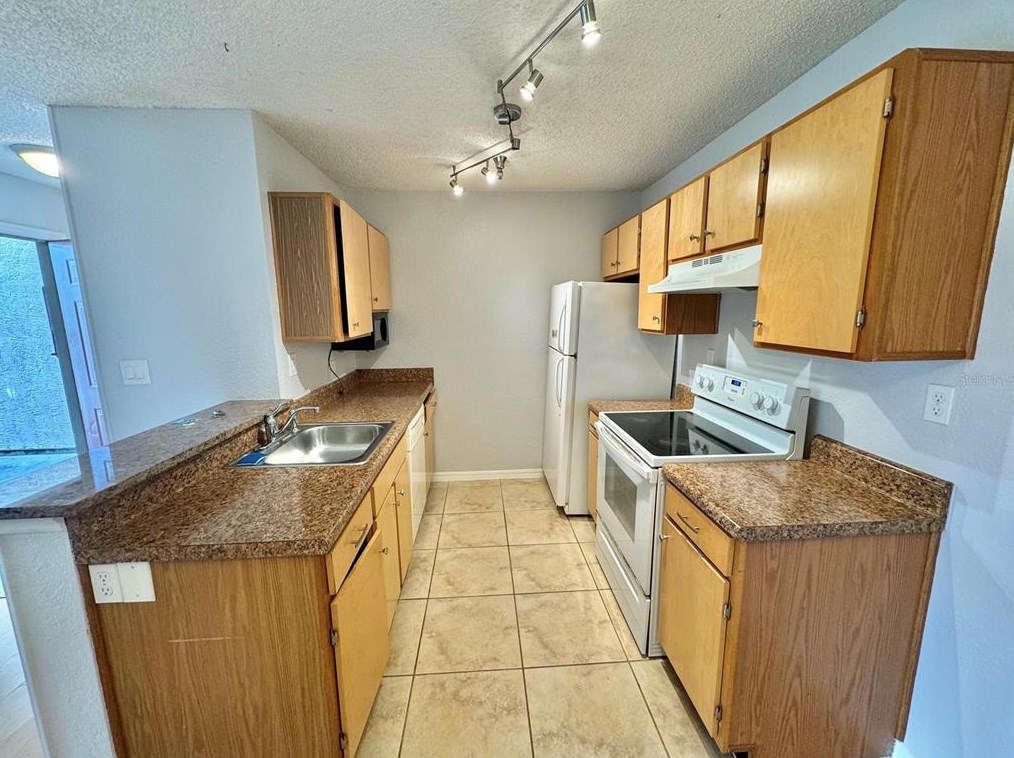 10265 Gandy Blvd N #903, Saint Petersburg, FL 33702