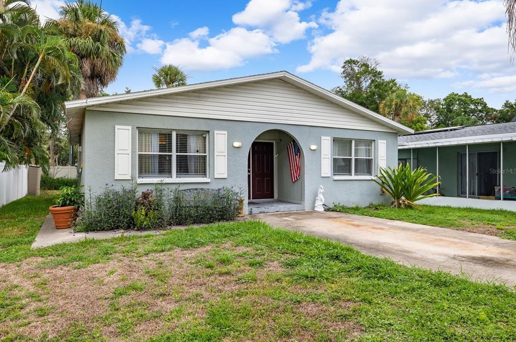 715 Virginia Ave, Tarpon Springs, FL 34689