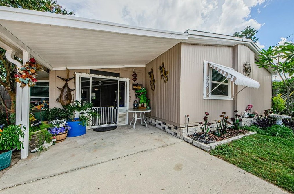 808 Paradise Blvd #152, Tarpon Springs, FL 34689