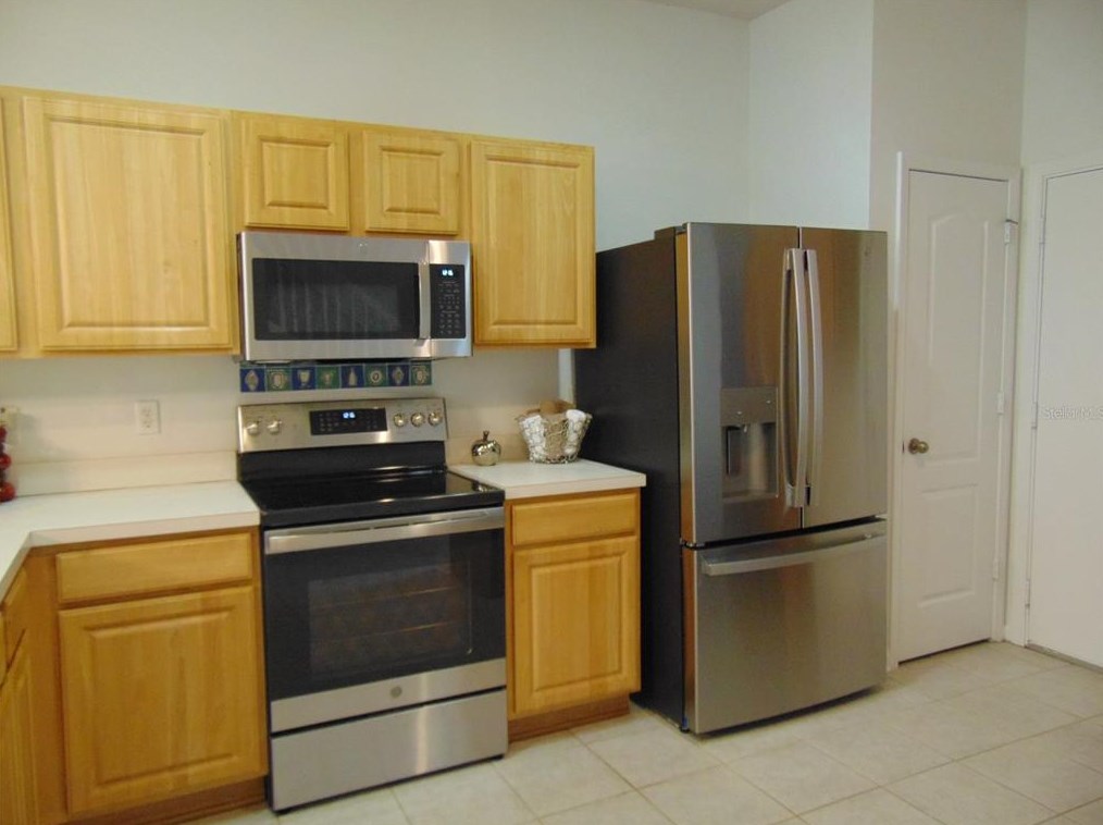 26549 Castleview Way, Zephyrhills FL 33544-4738 exterior