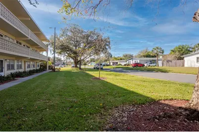 1051 79th Avenue N #103, Saint Petersburg, FL 33702 - Photo 6