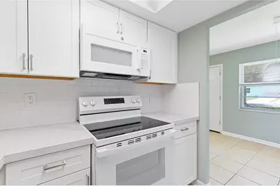 1051 79th Avenue N #103, Saint Petersburg, FL 33702 - Photo 6