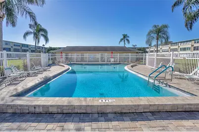 1051 79th Avenue N #103, Saint Petersburg, FL 33702 - Photo 12
