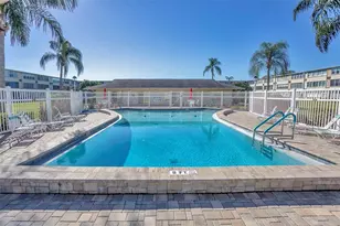1051 79th Ave N, Saint Petersburg, FL 33702 - Photo 12