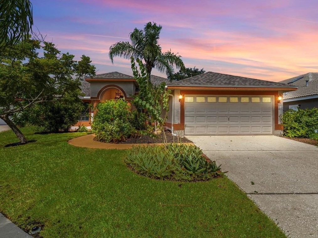 1032 Tradewinds Dr, Tarpon Springs, FL 34689