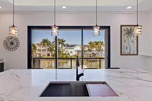 2121 Bayou Grande Blvd NE, Saint Petersburg, FL 33703 - Photo 14