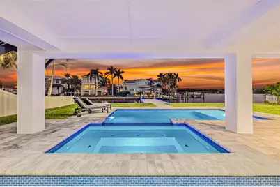 2121 Bayou Grande Boulevard NE, Saint Petersburg, FL 33703 - Photo 2