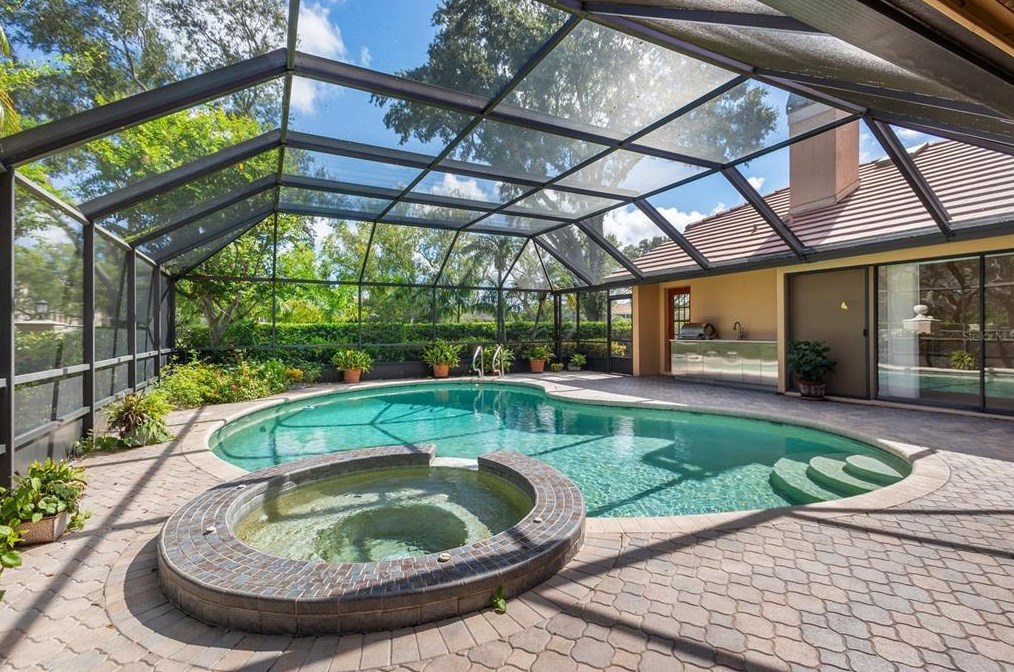 6211 Fairway Bay Blvd, Saint Petersburg, FL 33707-3975