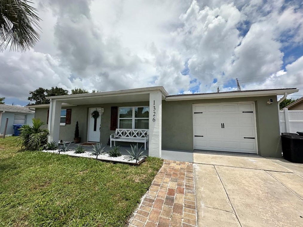 1326 Brightwell Dr, Tarpon Springs, FL 34690