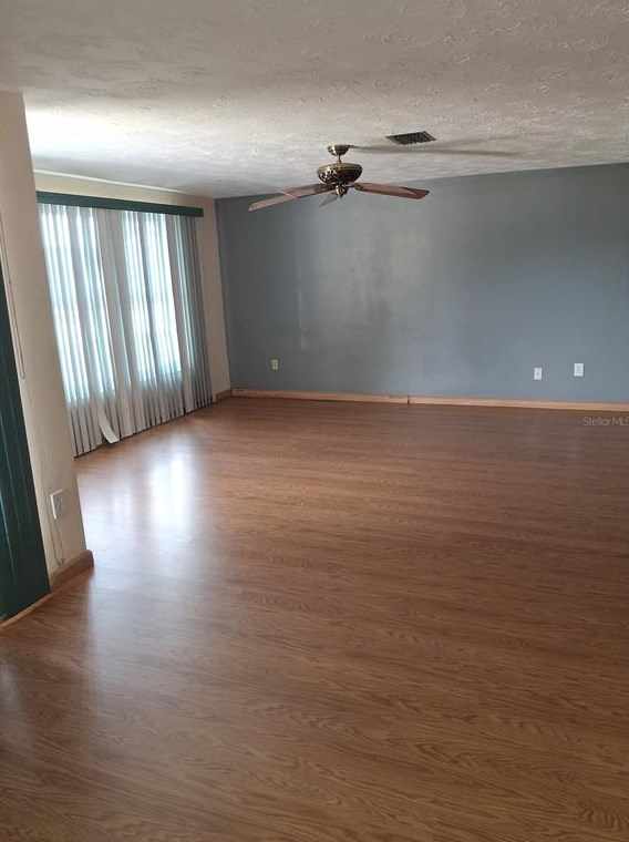 3435 Hoover Dr, Tarpon Springs, FL 34691