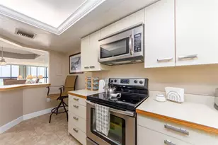 1290 Gulf Blvd, Clearwater Beach, FL 33767 - Photo 12