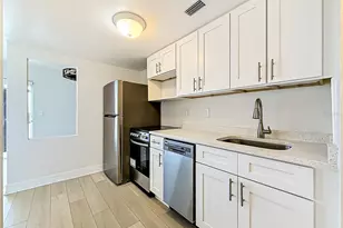 2570 Gary Cir, Dunedin, FL 34698 - Photo 8