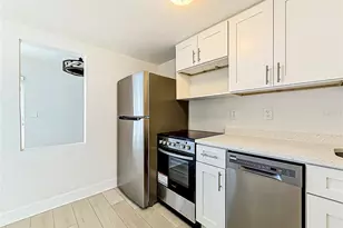 2570 Gary Cir, Dunedin, FL 34698 - Photo 10