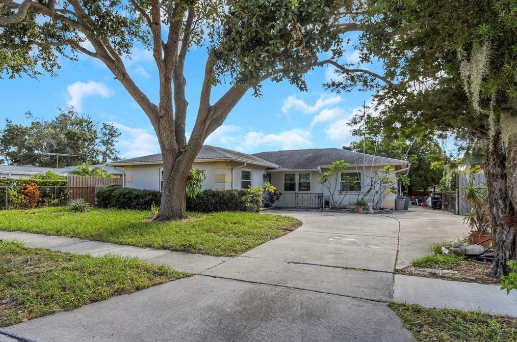 1503 Fox Run Dr, Tarpon Springs, FL 34689-3029