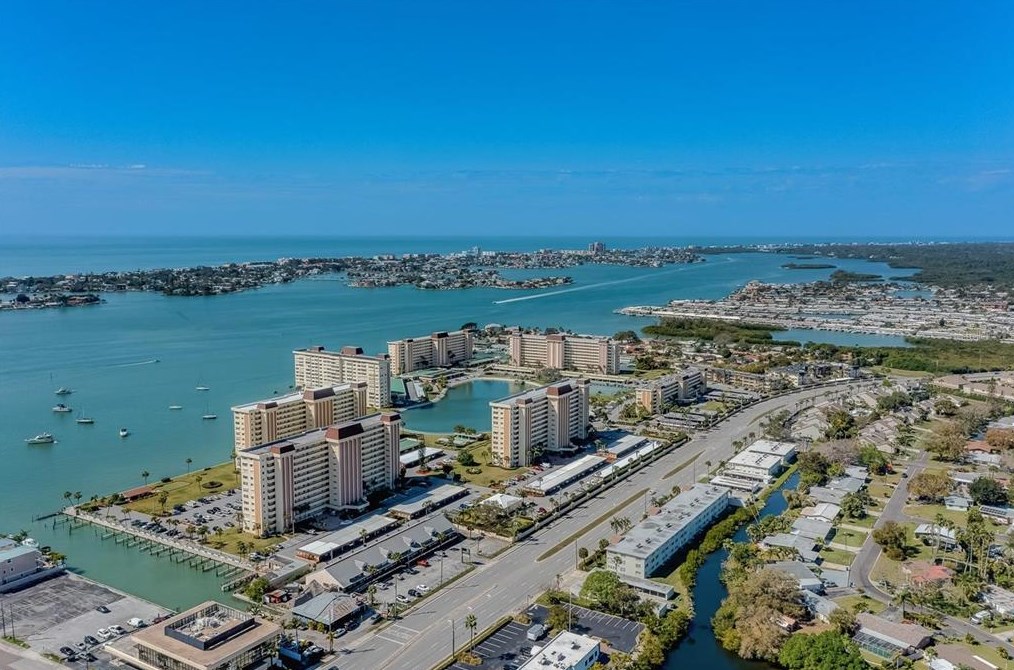 4550 Cove Cir #704, Saint Petersburg, FL 33708