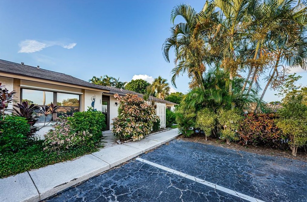 2927 60th St, Bradenton, FL 34209-7039
